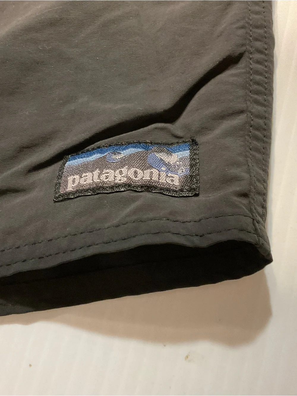 Patagonia Board Shorts Gray Wave Logo Stretch Surfing Swim Trunks Men Sz 36